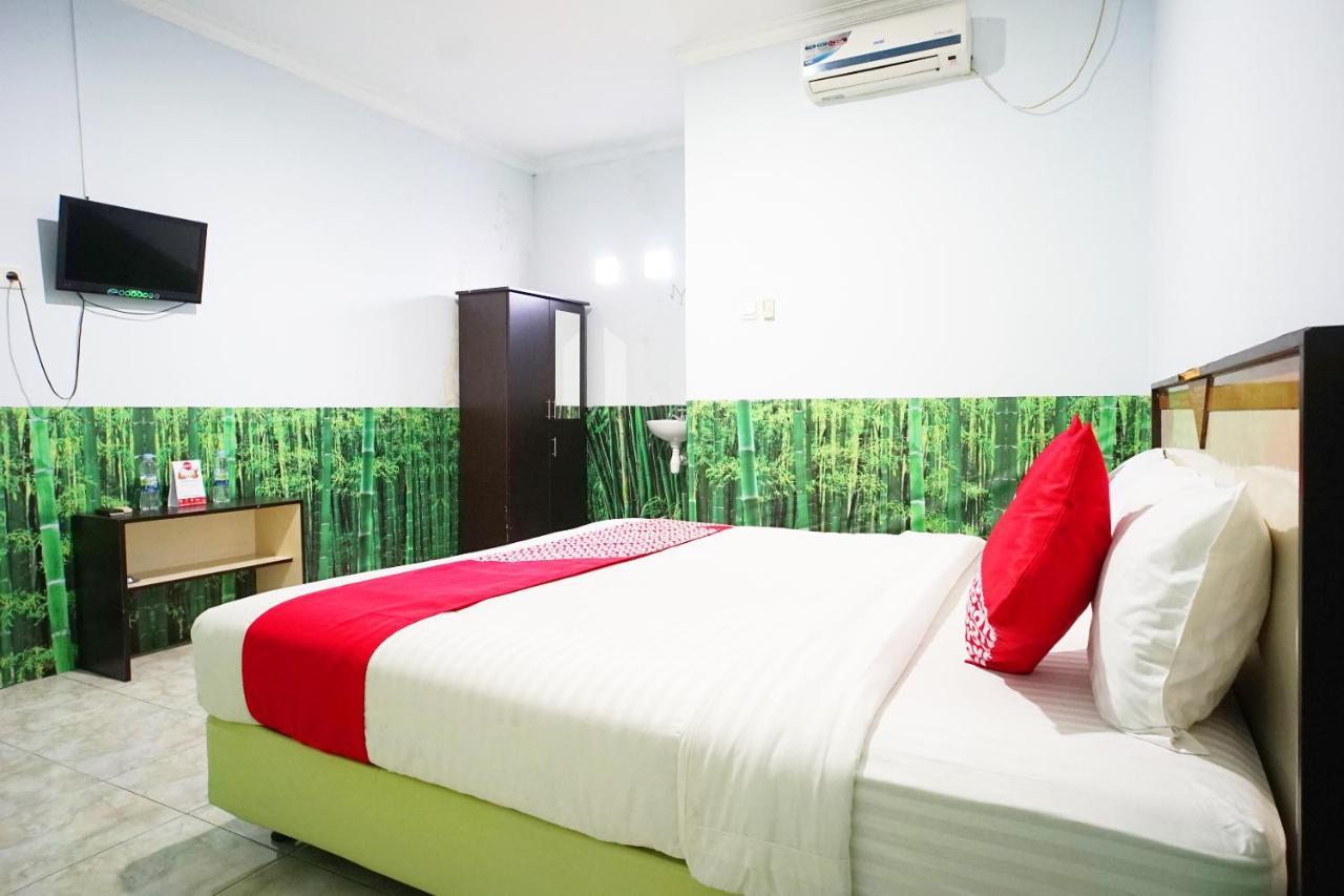 OYO 754 Nur Aziziah Guest House Syariah Balikpapan  Exterior foto