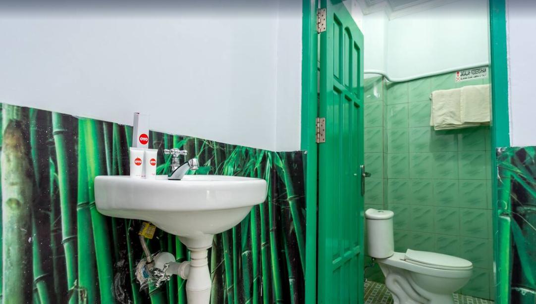 OYO 754 Nur Aziziah Guest House Syariah Balikpapan  Exterior foto