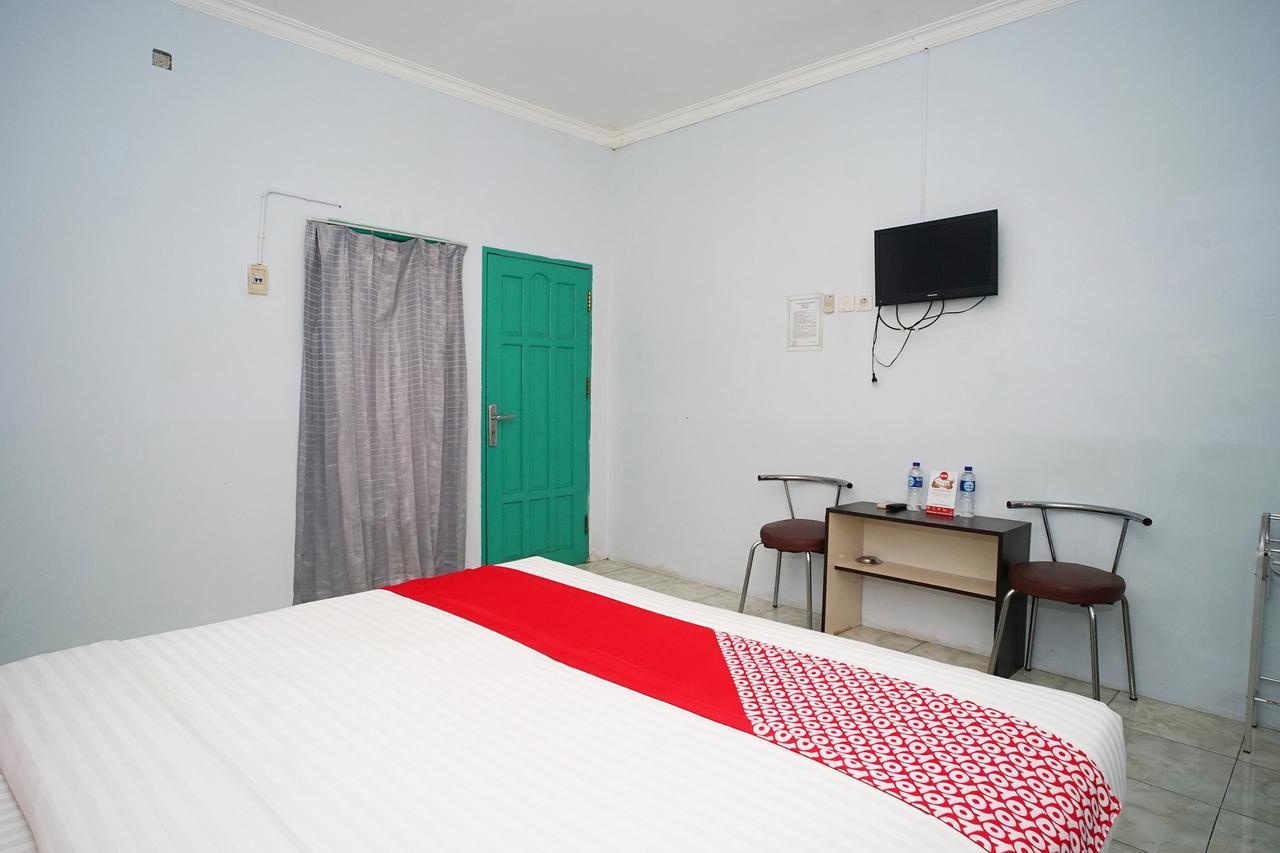 OYO 754 Nur Aziziah Guest House Syariah Balikpapan  Exterior foto