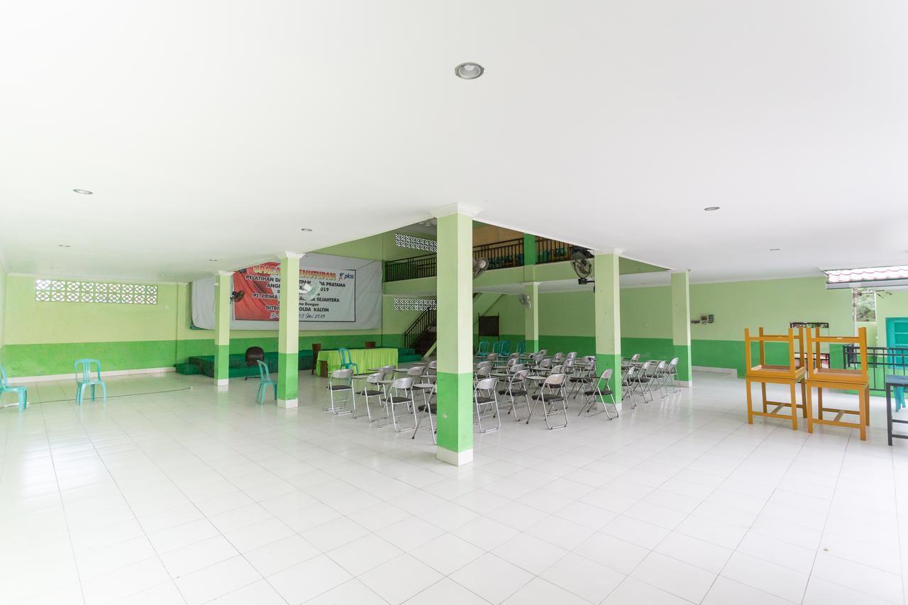 OYO 754 Nur Aziziah Guest House Syariah Balikpapan  Exterior foto