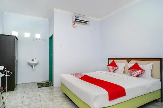 OYO 754 Nur Aziziah Guest House Syariah Balikpapan  Exterior foto
