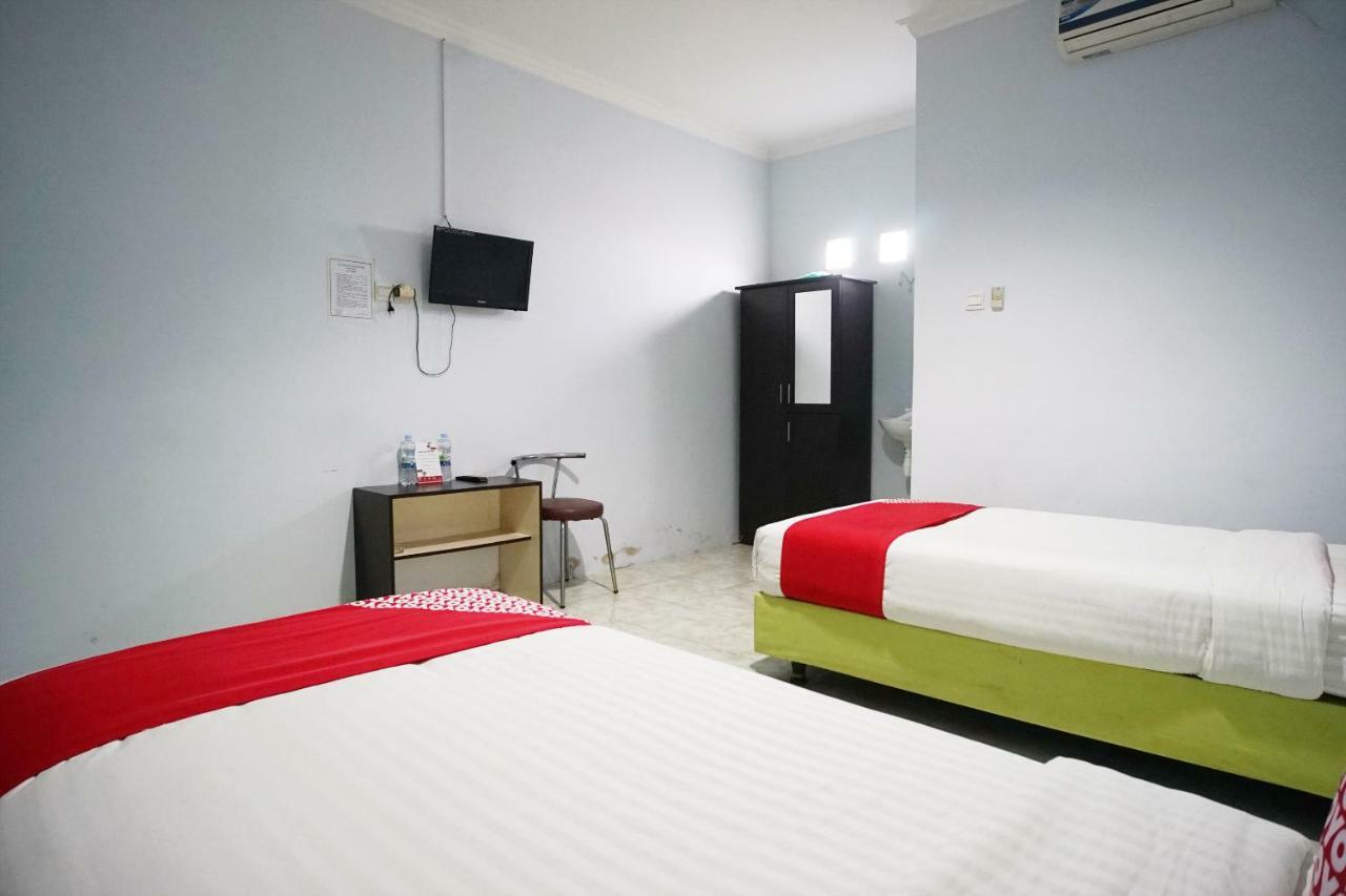 OYO 754 Nur Aziziah Guest House Syariah Balikpapan  Exterior foto