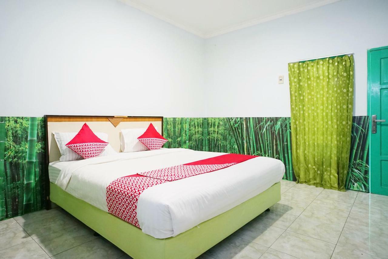 OYO 754 Nur Aziziah Guest House Syariah Balikpapan  Exterior foto